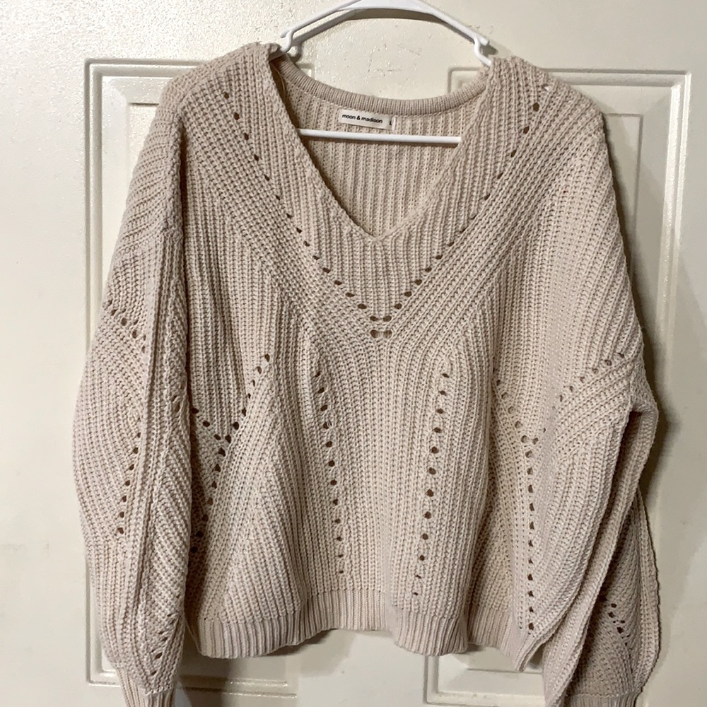 Size L Cream Knitted Sweater